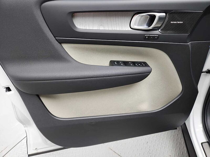 Volvo  Ultimate, B4 AWD 마일드 하이브리드, 가솔린, 브라이트