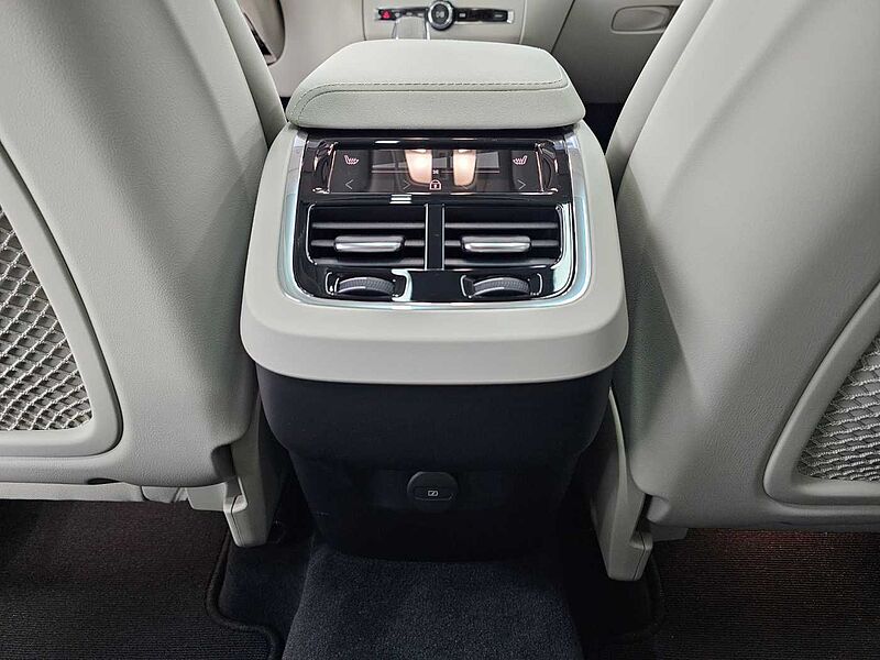 Volvo  Ultimate, B5 AWD 마일드 하이브리드, 가솔린, 브라이트