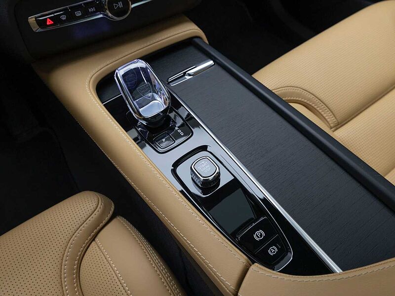 Volvo  Recharge Ultimate, T8 AWD 플러그-인 하이브리드, 전기/가솔린, 브라이트, 7 좌석