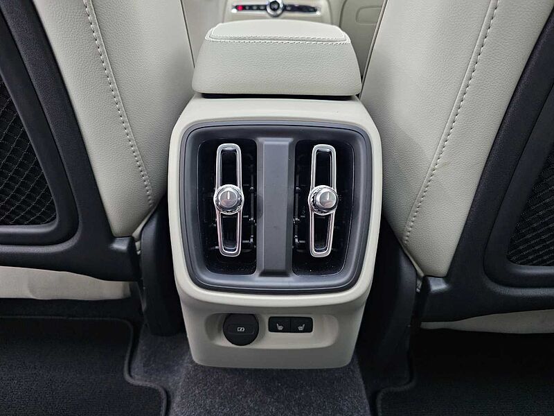 Volvo  Ultimate, B4 AWD 마일드 하이브리드, 가솔린, 브라이트