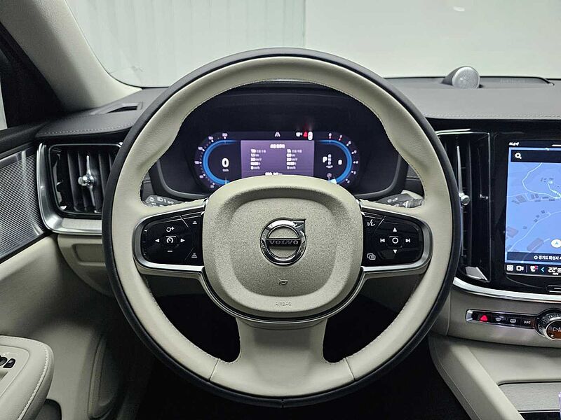 Volvo  Ultra, B5 마일드 하이브리드, 가솔린, 브라이트