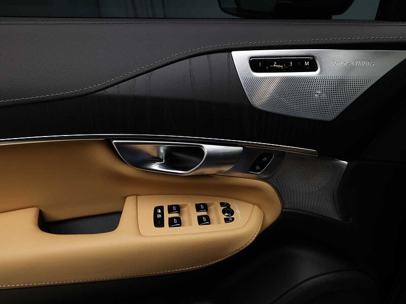 Volvo  Recharge Ultimate, T8 AWD 플러그-인 하이브리드, 전기/가솔린, 브라이트, 7 좌석