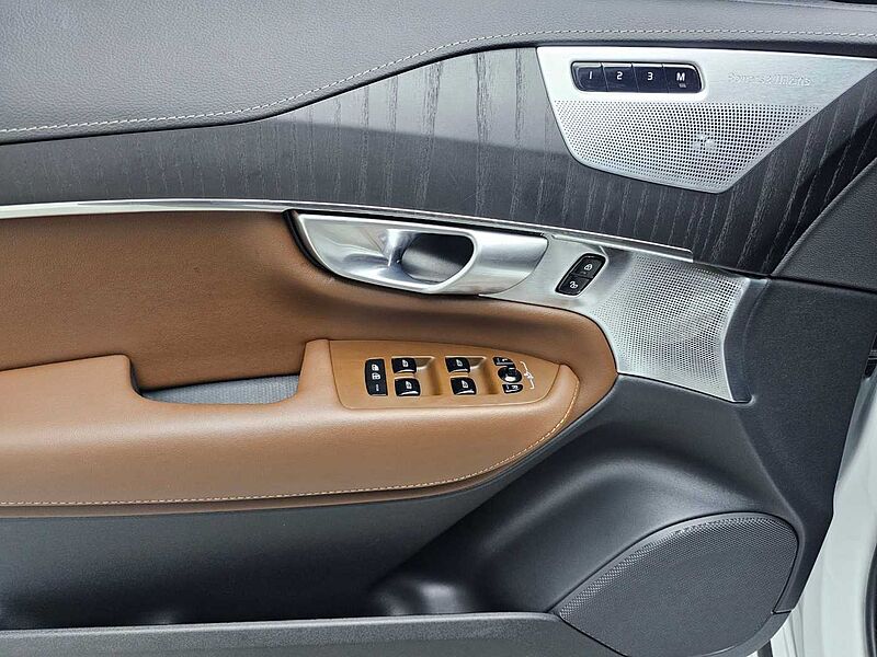 Volvo  Recharge Ultimate, T8 AWD 플러그-인 하이브리드, 전기/가솔린, 브라이트, 7 좌석
