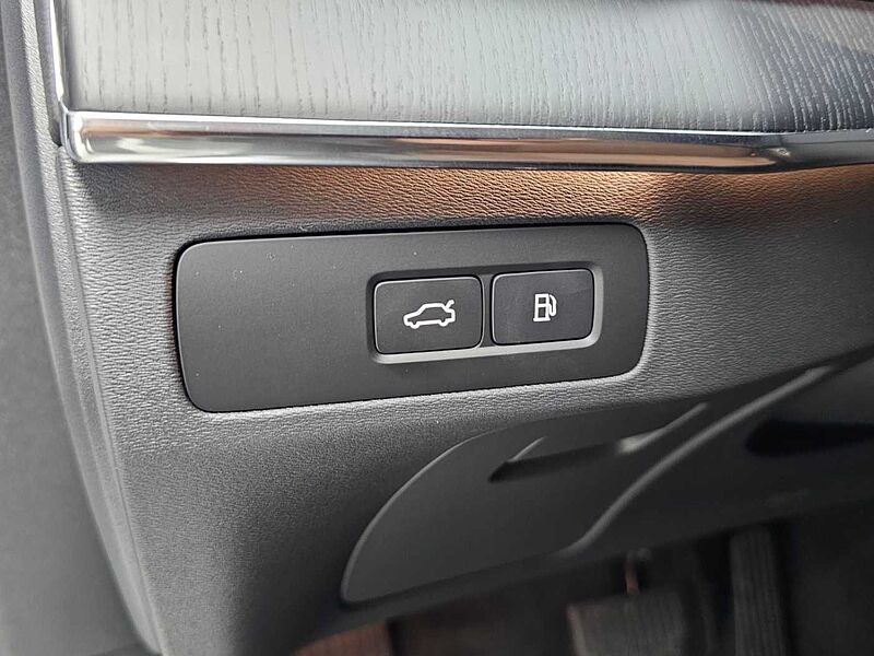 Volvo  Recharge Ultimate, T8 AWD 플러그-인 하이브리드, 전기/가솔린, 브라이트, 7 좌석