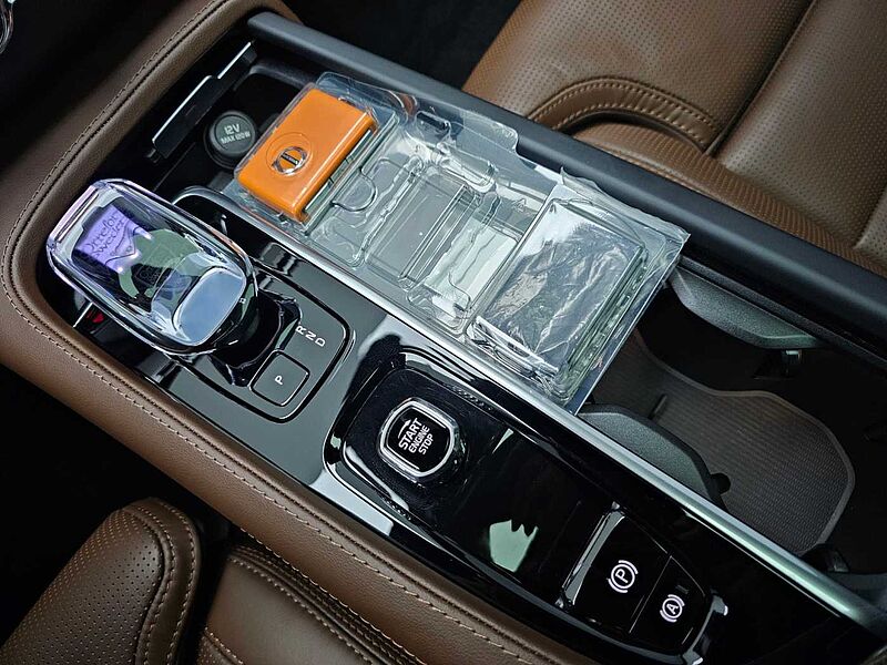 Volvo  Recharge Ultimate, T8 AWD 플러그-인 하이브리드, 전기/가솔린, 브라이트, 7 좌석