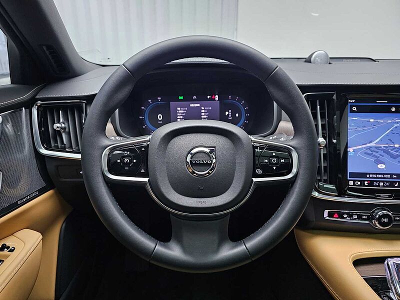 Volvo  Ultimate, B6 AWD mild hybrid, 가솔린, Bright