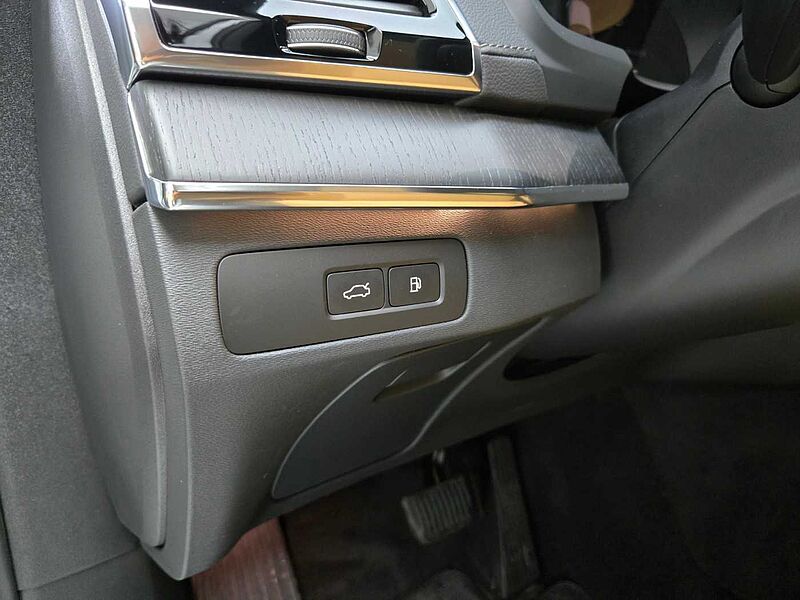 Volvo  Recharge Ultimate, T8 AWD 플러그-인 하이브리드, 전기/가솔린, 브라이트, 7 좌석
