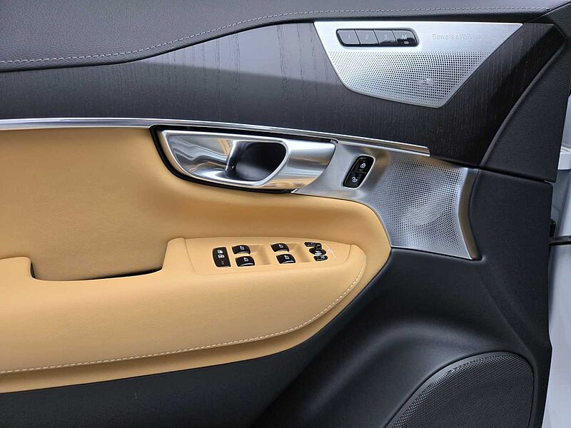 Volvo  Recharge Ultimate, T8 AWD 플러그-인 하이브리드, 전기/가솔린, 브라이트, 7 좌석