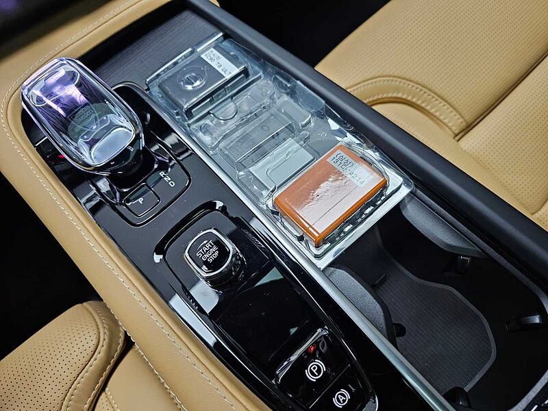 Volvo  Recharge Ultimate, T8 AWD 플러그-인 하이브리드, 전기/가솔린, 브라이트, 7 좌석