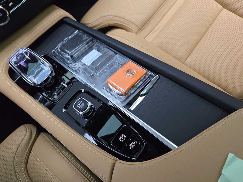 Volvo  Recharge Ultimate, T8 AWD 플러그-인 하이브리드, 전기/가솔린, 브라이트, 7 좌석