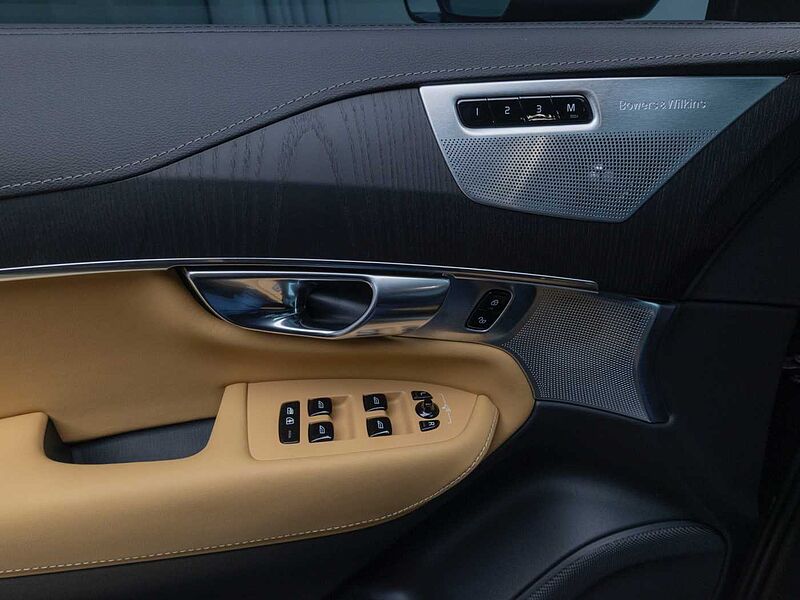 Volvo  Recharge Ultimate, T8 AWD 플러그-인 하이브리드, 전기/가솔린, 브라이트, 7 좌석