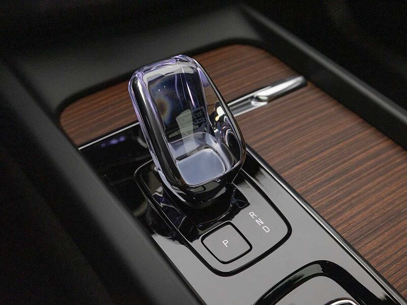 Volvo Ultra, T8 AWD 플러그-인 하이브리드, 전기/가솔린, 브라이트