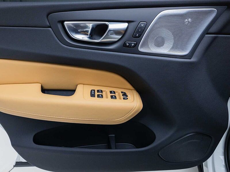 Volvo Ultra, T8 AWD 플러그-인 하이브리드, 전기/가솔린, 브라이트