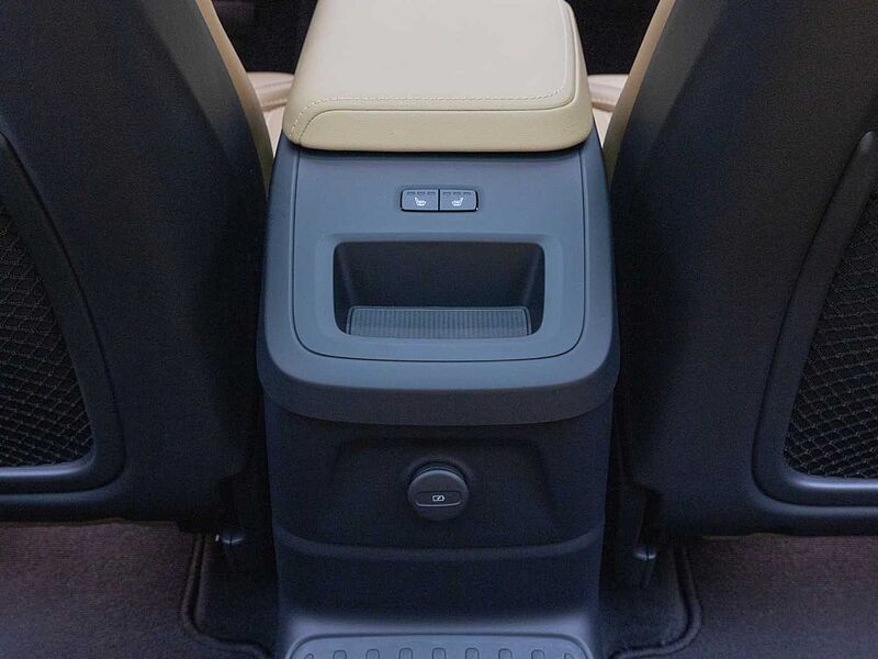 Volvo Ultra, T8 AWD 플러그-인 하이브리드, 전기/가솔린, 브라이트