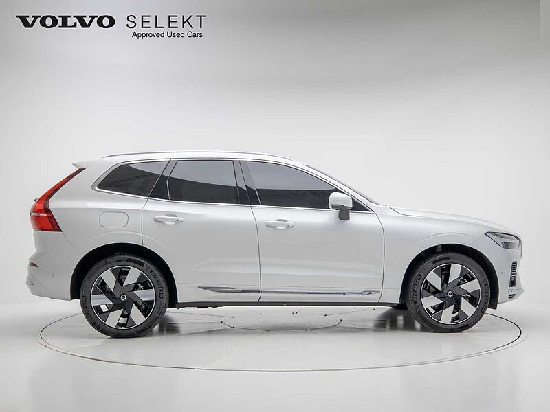 Volvo Ultra, T8 AWD 플러그-인 하이브리드, 전기/가솔린, 브라이트