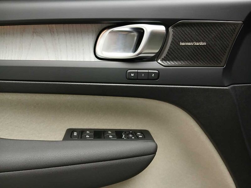 Volvo  Ultra, B4 AWD 마일드 하이브리드, 가솔린, 브라이트