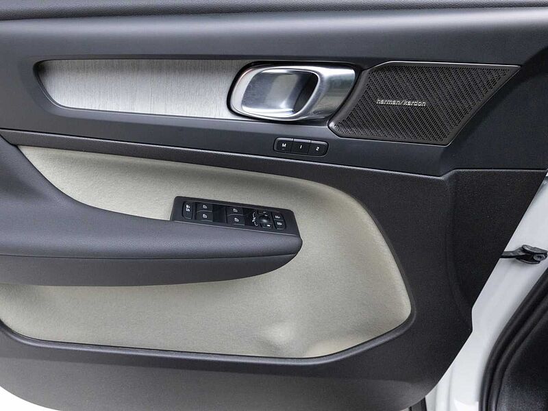 Volvo Ultra, B4 AWD 마일드 하이브리드, 가솔린, 브라이트