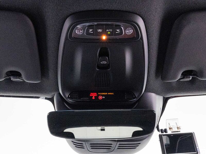 Volvo R-Design, B4 AWD Momentum