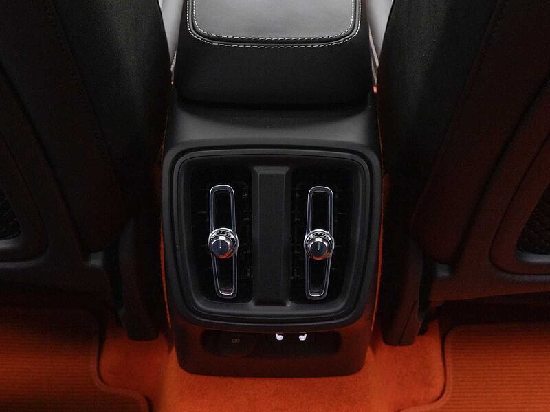 Volvo R-Design, B4 AWD Momentum