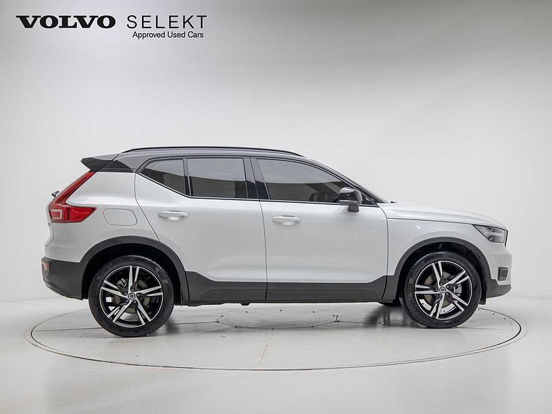 Volvo R-Design, B4 AWD Momentum