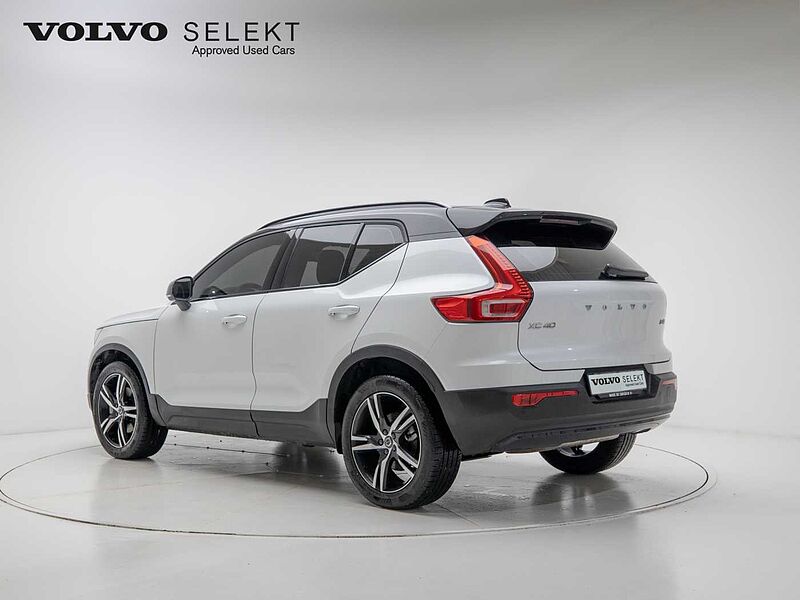 Volvo R-Design, B4 AWD Momentum