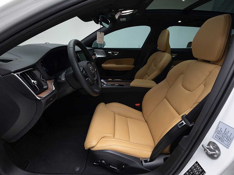 Volvo Ultra, B5 AWD 마일드 하이브리드, 가솔린, 브라이트