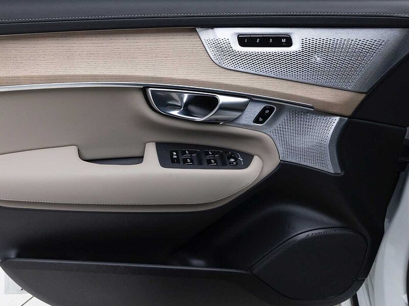 Volvo  Ultra, T8 AWD 플러그-인 하이브리드, 전기/가솔린, 브라이트, 7 좌석