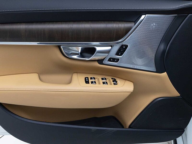 Volvo Ultimate, B5 mild hybrid, 가솔린, Bright