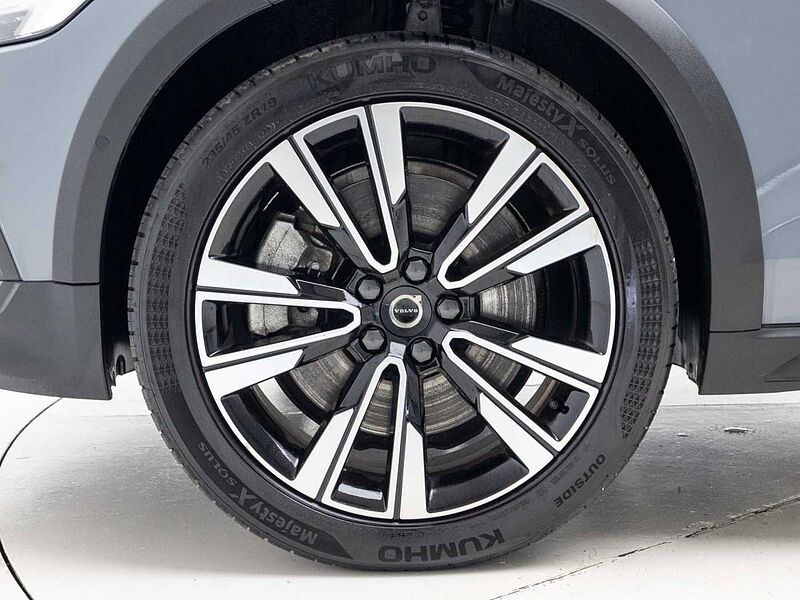 Volvo Pro, B5 AWD mild hybrid