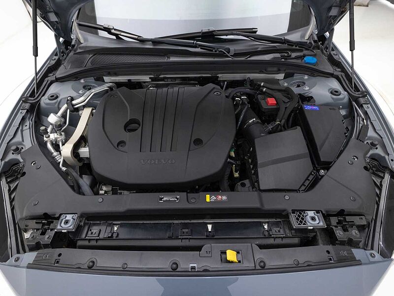 Volvo Pro, B5 AWD mild hybrid