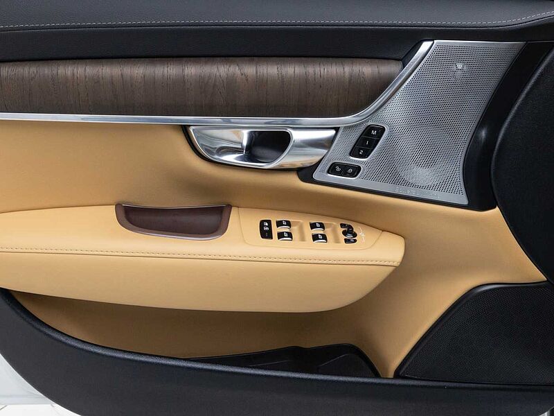 Volvo Ultimate, B6 AWD 마일드 하이브리드, 가솔린, 브라이트