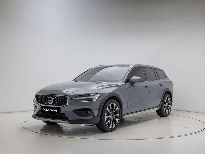 Volvo Pro, B5 AWD mild hybrid