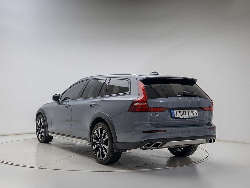 Volvo Pro, B5 AWD mild hybrid