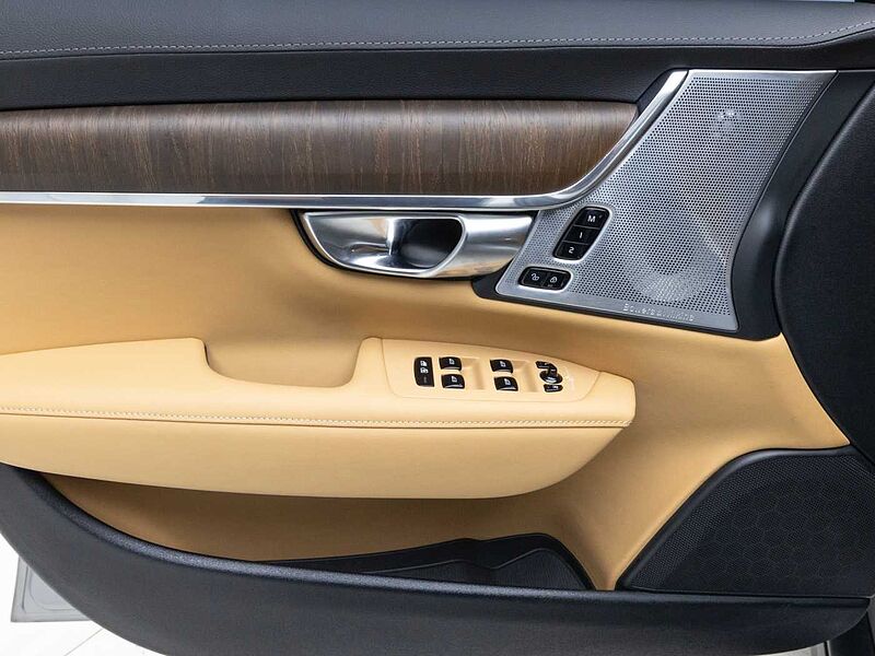 Volvo Ultimate, B5 AWD mild hybrid, 가솔린