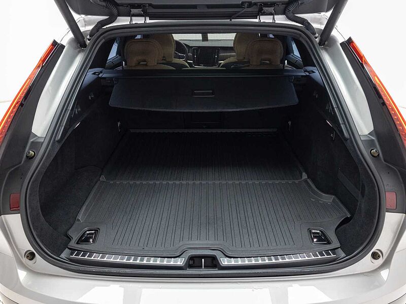 Volvo Ultimate, B5 AWD mild hybrid, 가솔린