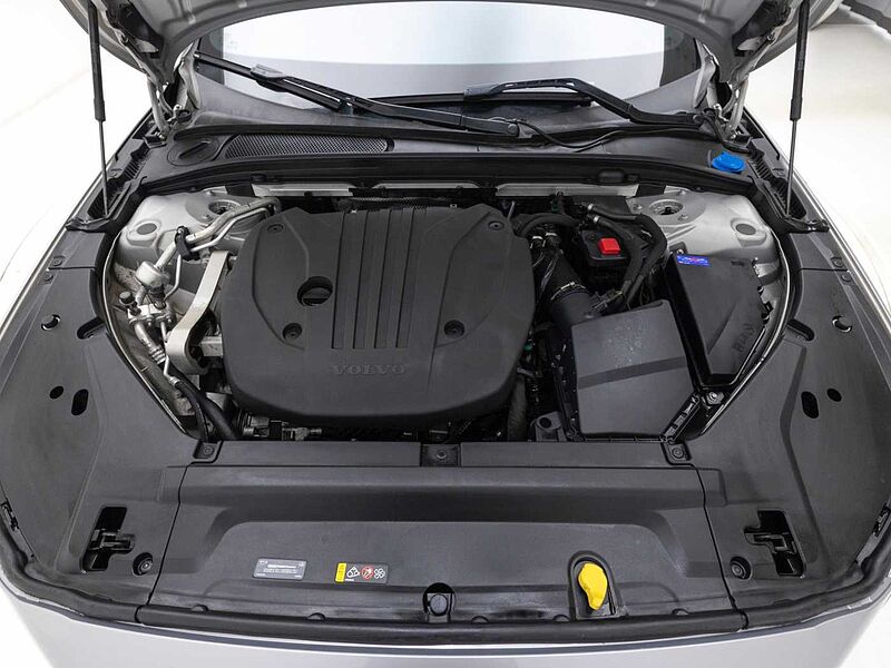 Volvo Ultimate, B5 AWD mild hybrid, 가솔린