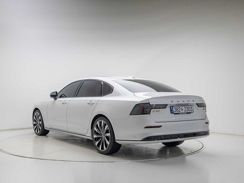 Volvo Ultra, B5 마일드 하이브리드, 가솔린, 다크