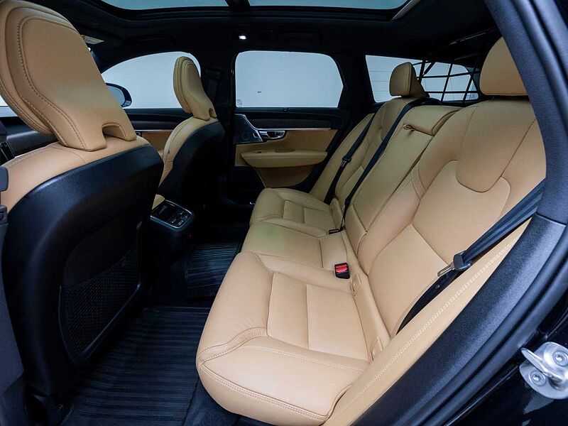 Volvo Pro, B5 AWD mild hybrid