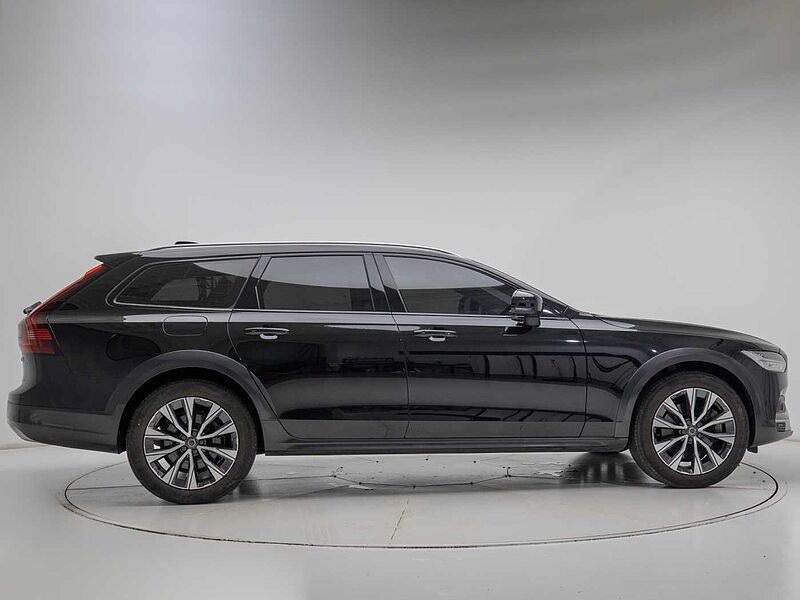 Volvo Pro, B5 AWD mild hybrid
