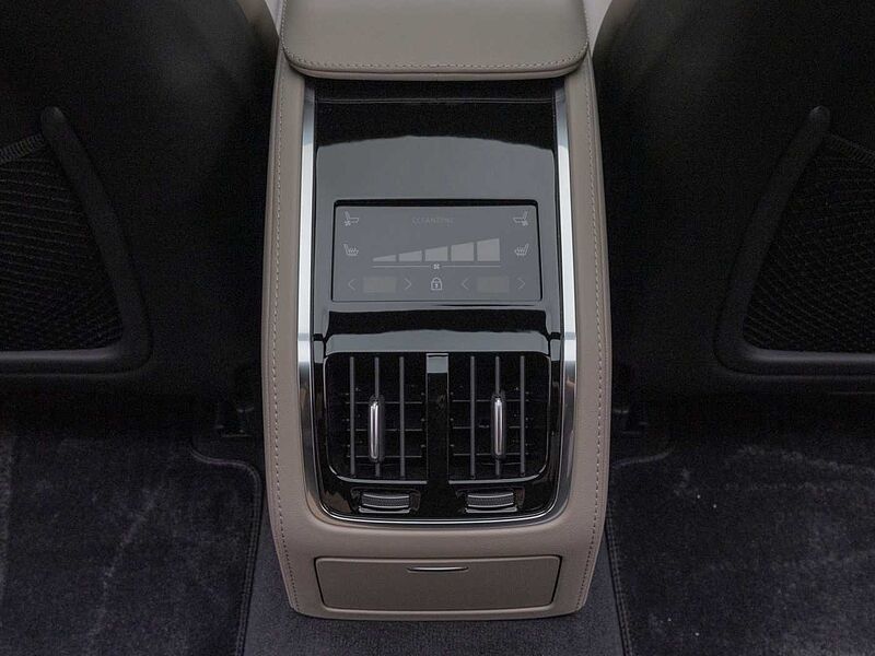 Volvo  Ultra, B5 마일드 하이브리드, 가솔린, 다크