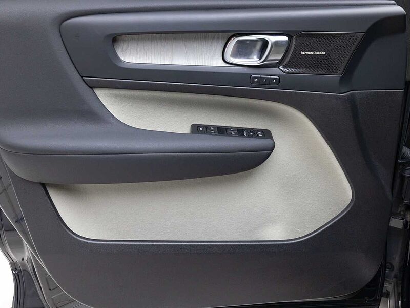 Volvo Ultimate, B4 AWD mild hybrid, 가솔린, Bright