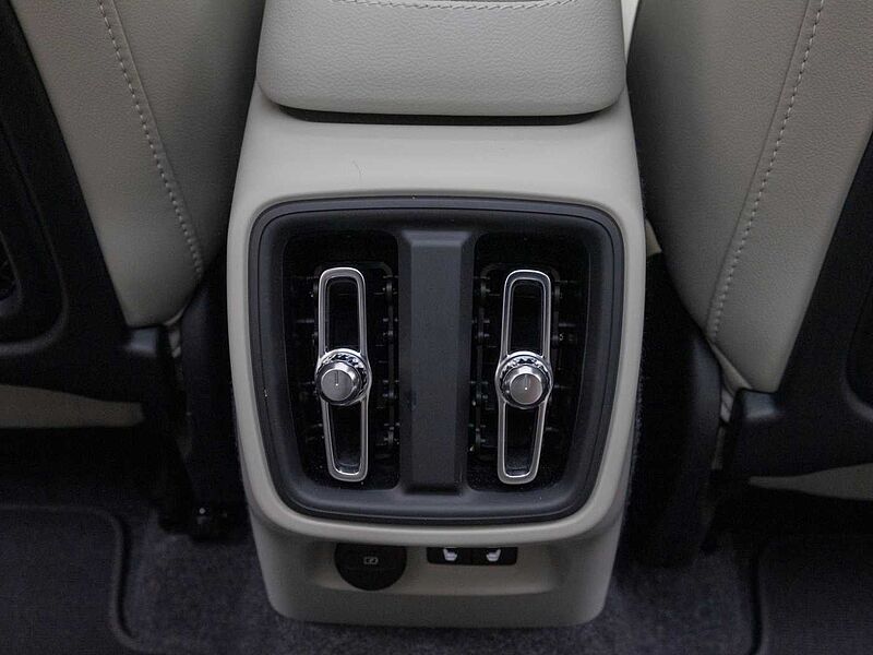 Volvo  Ultra, B4 AWD 마일드 하이브리드, 가솔린, 브라이트