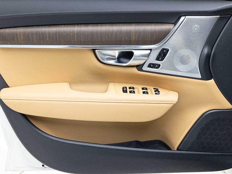 Volvo Ultra, B5 AWD 마일드 하이브리드, 가솔린, 브라이트