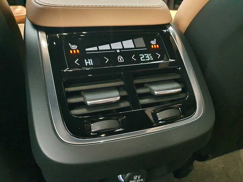 Volvo  D5 AWD INS
