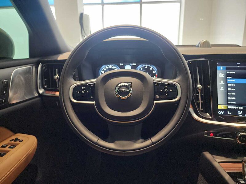 Volvo  Cross Country B5 AWD 프로