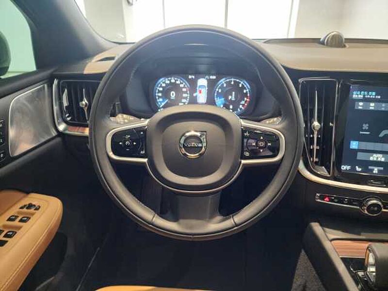 Volvo  Cross Country B5 AWD 프로