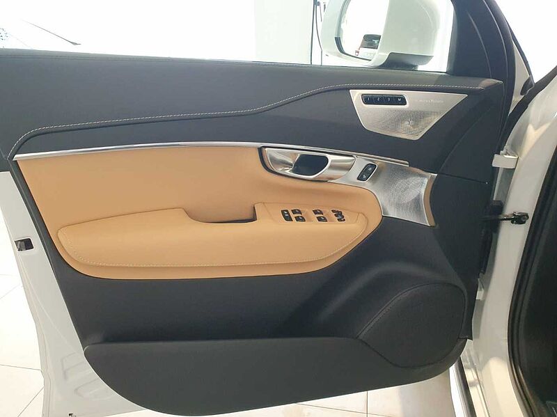 Volvo  B6 AWD 인스크립션