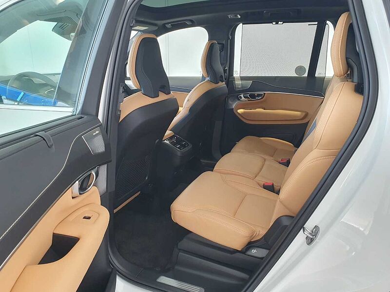 Volvo  B6 AWD 인스크립션