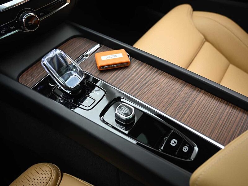 Volvo  Ultimate, B5 AWD 마일드 하이브리드, 가솔린, 브라이트