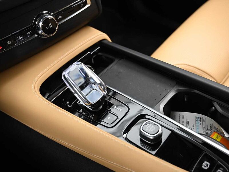 Volvo  Recharge Ultimate, T8 AWD 플러그-인 하이브리드, 전기/가솔린, 브라이트, 7 좌석